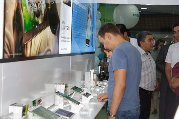 Samsung opens brand shop in Tashkent
