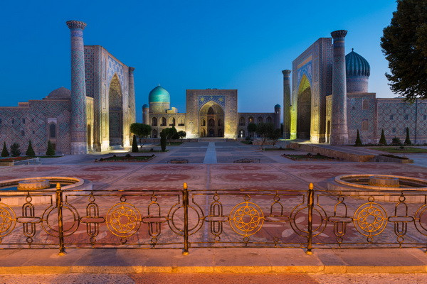 Pioneer of French Electronic Music Jean-Michel Jarre to Perform in Uzbekistan