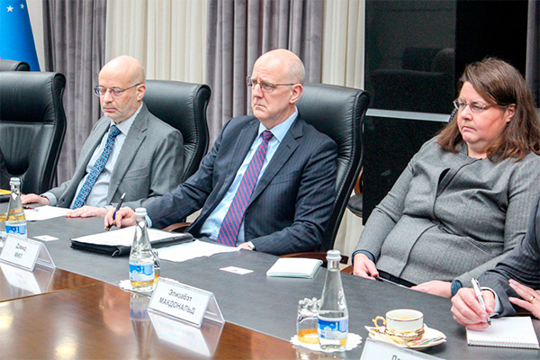 Ministry of Investment and Foreign Trade holds talks with US Deputy Assistant Secretary of State