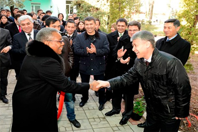 USAID delivers a state-of-the-art tissue culture laboratory to Uzbekistan