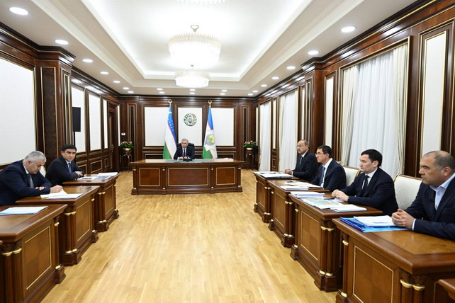 Prezident Mirziyoyev temir yoʻl tarmogʻini rivojlantirish, daromadlarni oshirishga oid rejalar bilan tanishdi