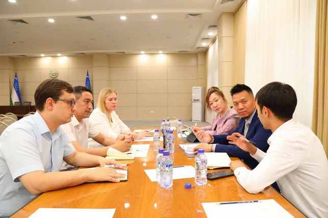 Ўзбекистон Қурилиш вазирлиги ва Zhengxin Shoufu уй-жой қуриш ва реконструкция қилишга инвестицияларни жалб этиш масалаларини муҳокама қилди
