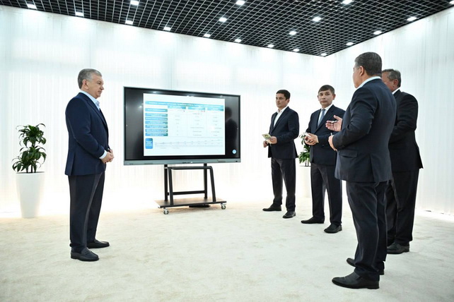 Prezident Andijon aeroportida amalga oshirilayotgan rekonstruksiya ishlari bilan tanishdi