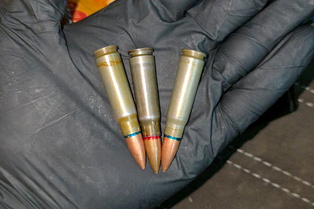 Три боевых патрона изъяты у гражданина на таможенном посту «Навоий»
