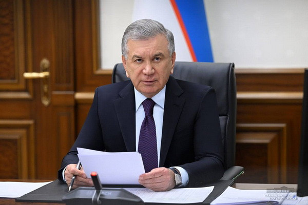 President gets acquainted with the presentation on the preparations for the III Tashkent International Investment Forum