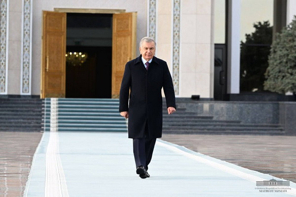 Ўзбекистон Президенти Россияга жўнаб кетди