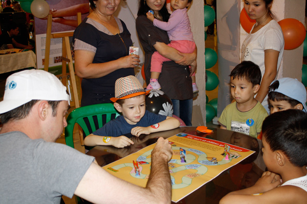Educational-entertainment campaign Grow with English! takes place in Tashkent