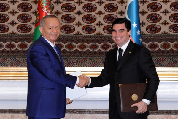 Uzbek leader completes his official visit to Turkmenistan