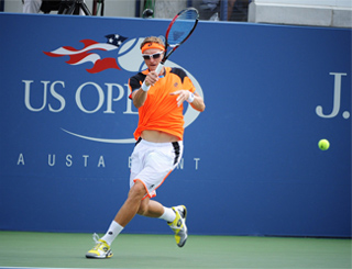 Denis Istomin beats Marin Cilic
