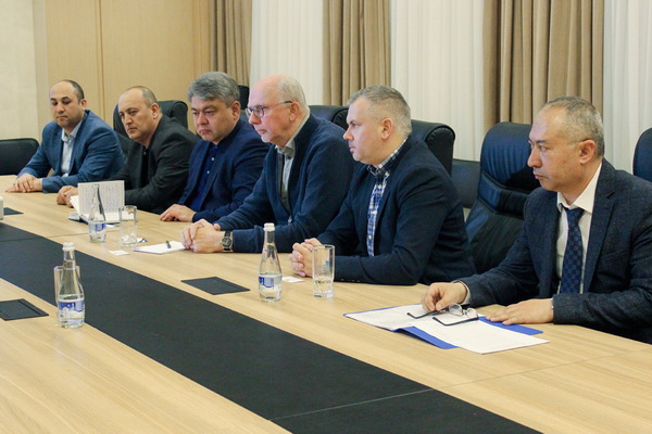 Uzbek Investment and Foreign Trade Ministry hosts meeting with President of Aller Aqua GmbH