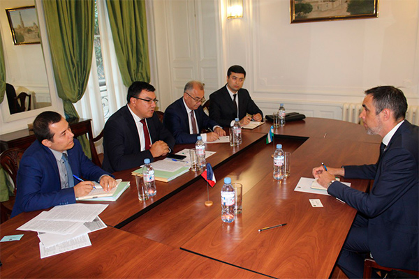 The French Alliance is interested in expanding its activities in Uzbekistan
