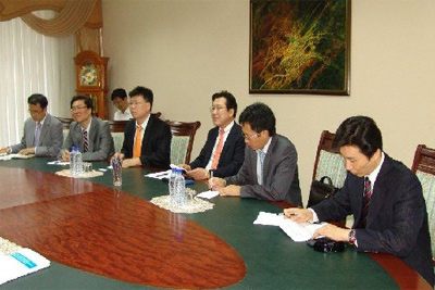 State Communication Committee hosts meeting with NIA delegation