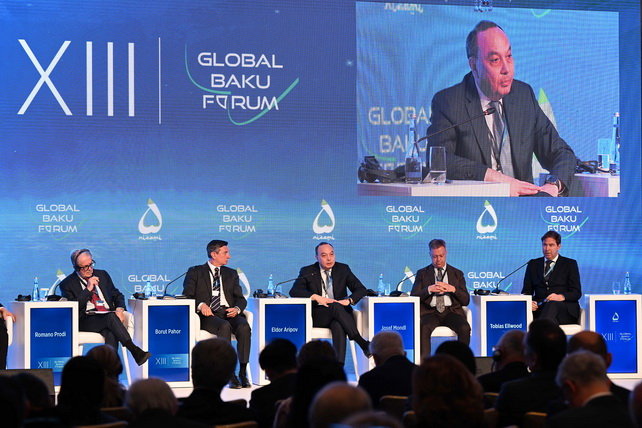 Eldor Aripov Global Boku forumida o‘zaro bog‘liqlik yangi imkoniyatlar yaratishi, imkoniyatlar esa, o‘z navbatida, Markaziy Osiyoning strategik avtonomiyasini mustahkamlashi haqida gapirdi
