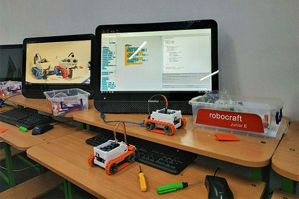 RoboCraft robotics courses launched at Barkamol Avlod Republican Center