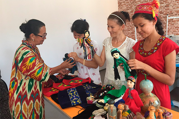 Women in Karakalpakstan improve their handicraft and entrepreneurship skills