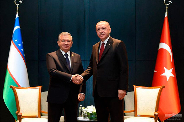 Presidents of Uzbekistan and Turkey meet in Baku