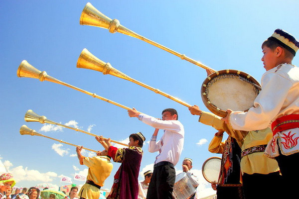 How many days in May will residents of Uzbekistan have a rest?