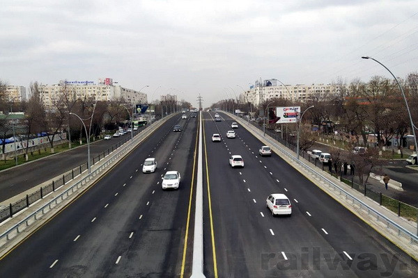 Another overhauled overpass, located at the intersection with Amir Timur Street, was put into operation