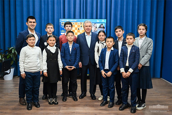 Шавкат Мирзиёев: Ҳар бир билимли ёш - ватан ҳимоячиси
