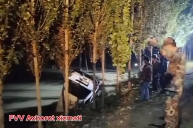 FVV qutqaruvchilari tomonidan Farg’ona kanaliga tushib ketgan avtomobil olib chiqildi