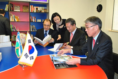 Reading hall “Window to Korea” opened at National Library