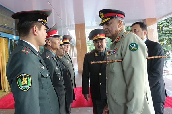 Minister of Defense of Uzbekistan meets military delegation of Pakistan