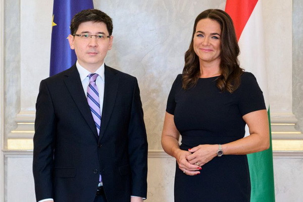 The newly appointed Ambassador of Uzbekistan presented his credentials to the President of Hungary