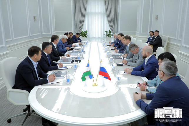 Toshkent hokimi va Sankt-Peterburg vitse-gubernatori Peterburg mahallasini tashkil etish masalasini muhokama qilishdi