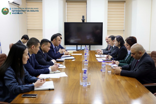 First Deputy Minister of Economy and Finance meets with ADB representatives