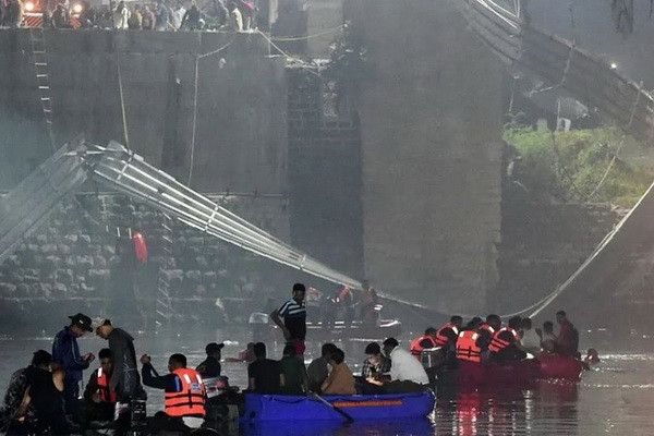Media: Prime Minister of India to visit the site of the collapse of the bridge in Gujarat