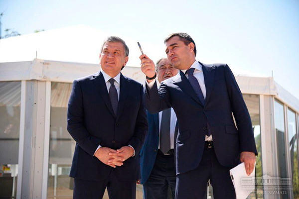 Uzbek leader visits Institute of Nuclear Physics