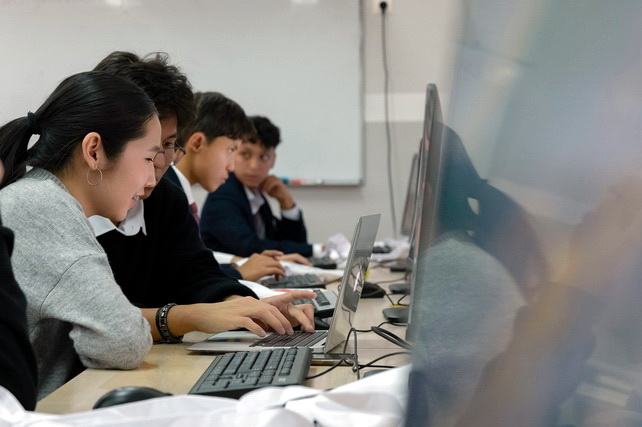 Yandex Uzbekistan dasturlash maktabiga yo‘l ochadigan kursni ishga tushirdi