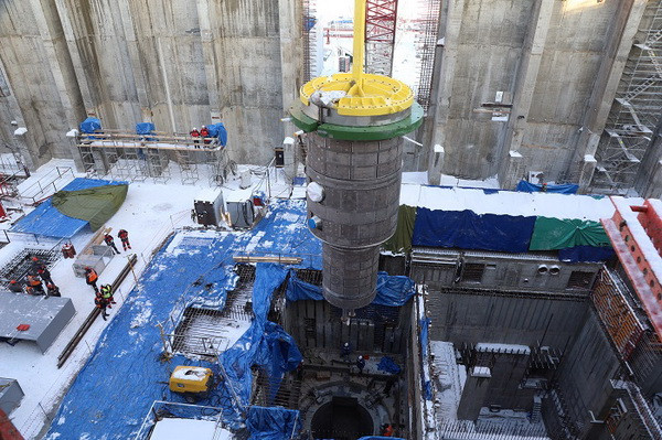 ROSATOM installs vessel of MBIR research reactor in design position