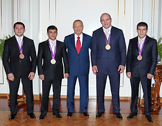 President of Uzbekistan receives medalists of London Games