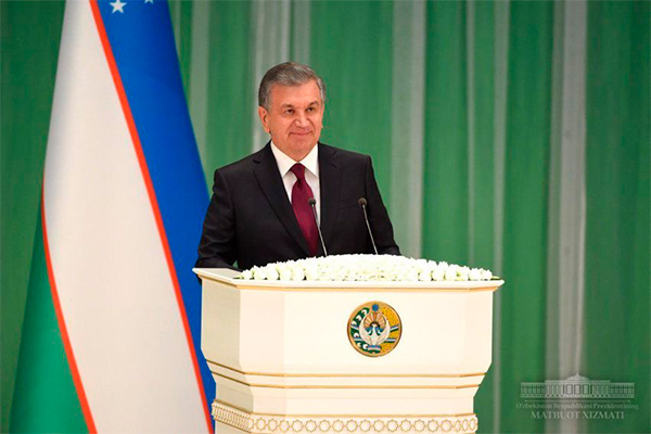 Uzbek President presents state awards to compatriots