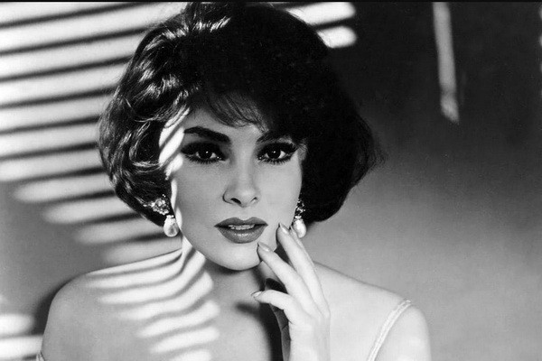 Italian screen Gina Lollobrigida star dies at 95