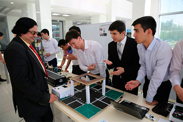Тошкент шаҳридаги Инҳа университетида “IUT Embedded Systems Design Exhibition 2017” кўргазмаси ўтказилди