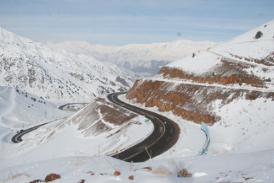 Preparation to winter is underway at Qamchiq pass