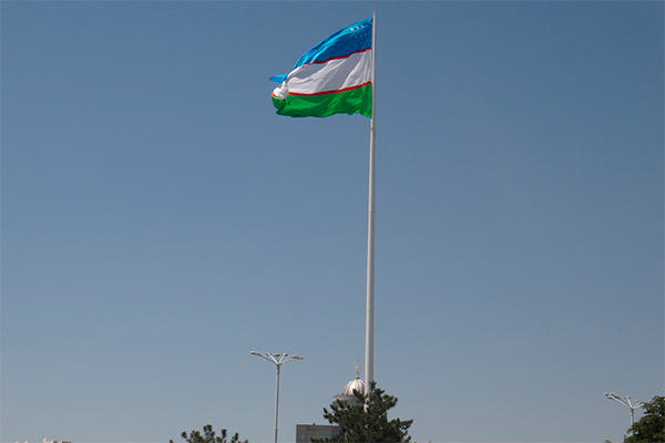 The highest flagpole in Uzbekistan installed at People’s Friendship Square