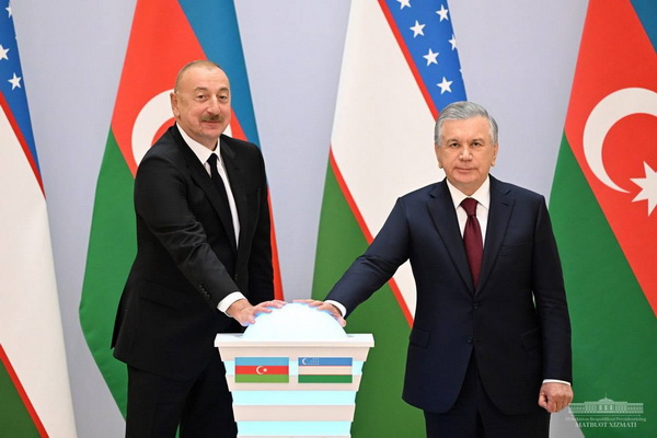 Президенты Узбекистана и Азербайджана запустили ряд совместных проектов