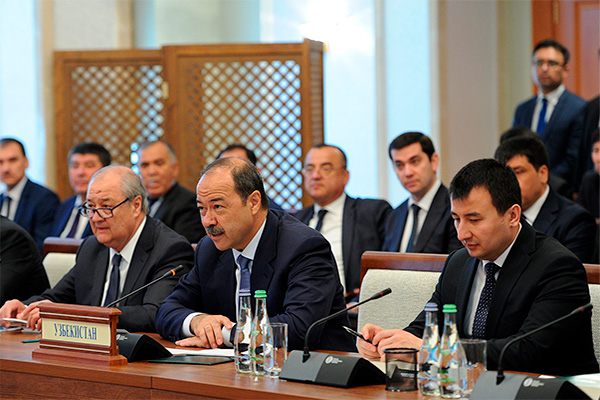 Uzbekistan, Kyrgyzstan hold first session of Council of Heads of Border Regions