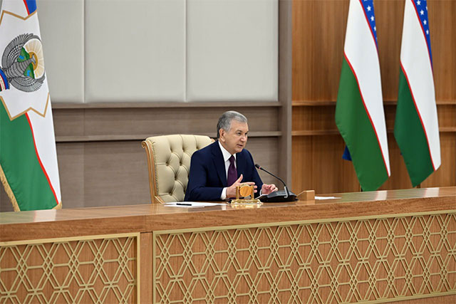 Prezident toʻqimachilik sanoatini qoʻllab-quvvatlash boʻyicha “100 kunlik harakat”ni eʼlon qildi