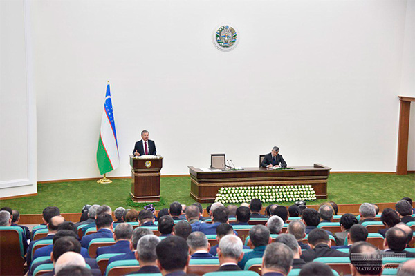 Uzbek leader holds meeting to define development strategy of Syrdarya region