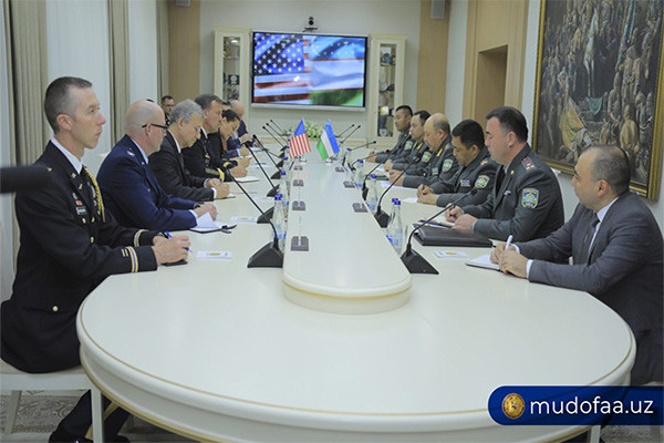 Minister of Defense of Uzbekistan receives the head of the United States Central Command