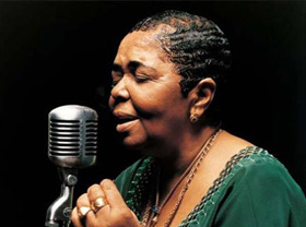 Cesaria Evora to hand over grants to Uzbek young talents