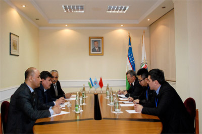 Observer from China holds talks at UzLiDeP