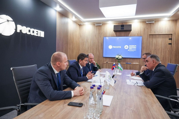 The heads of NES Uzbekistan and the Rosseti Group discuss the training of qualified personnel for the energy sector
