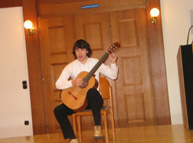 Parisian guitar virtuoso plays concert in Tashkent