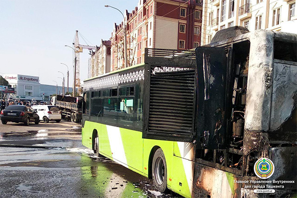 Bus catches fire in Tashkent