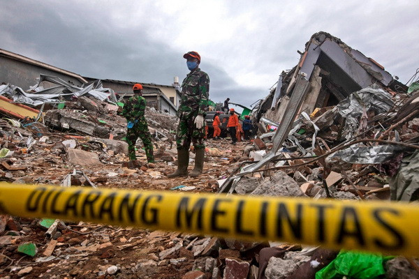 Reuters: Indonesia earthquake death toll rises to 310